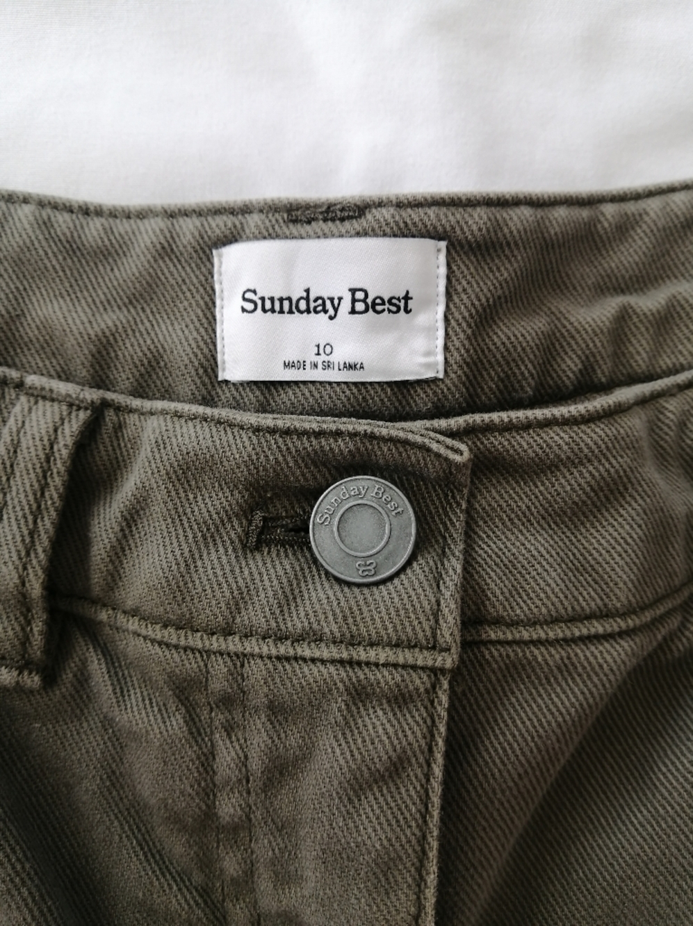 Aritzia Sunday Best Flan Barrel Leg Jeans Olive Green Size 10 - Picture 11 of 16